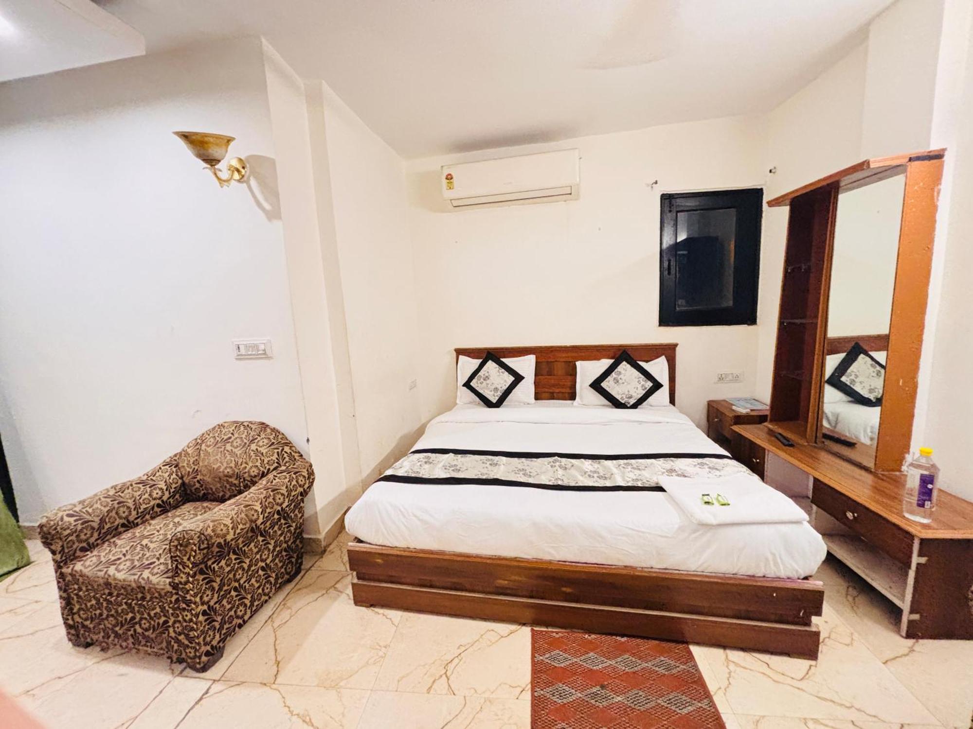 Hauz Khas Villa Nuova Delhi Esterno foto