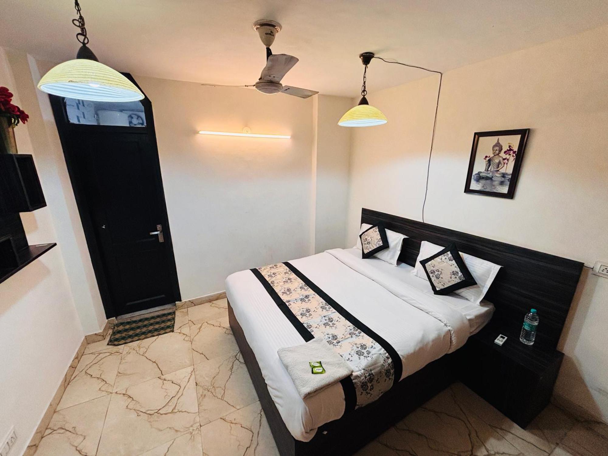 Hauz Khas Villa Nuova Delhi Esterno foto